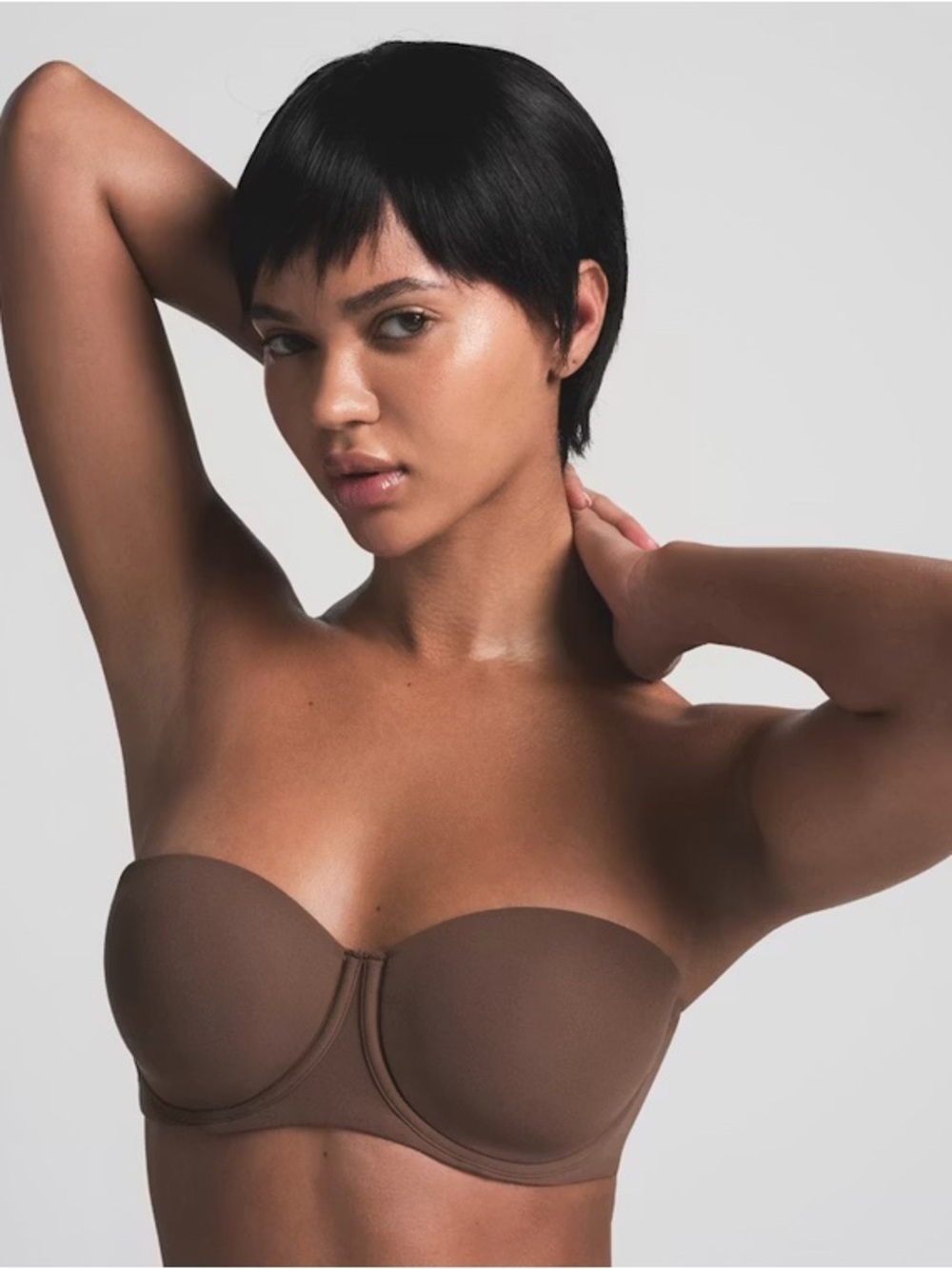 SKIMS Strap or Strapless Buttery Soft Fits Everybody Bra - Picture 2 of 9